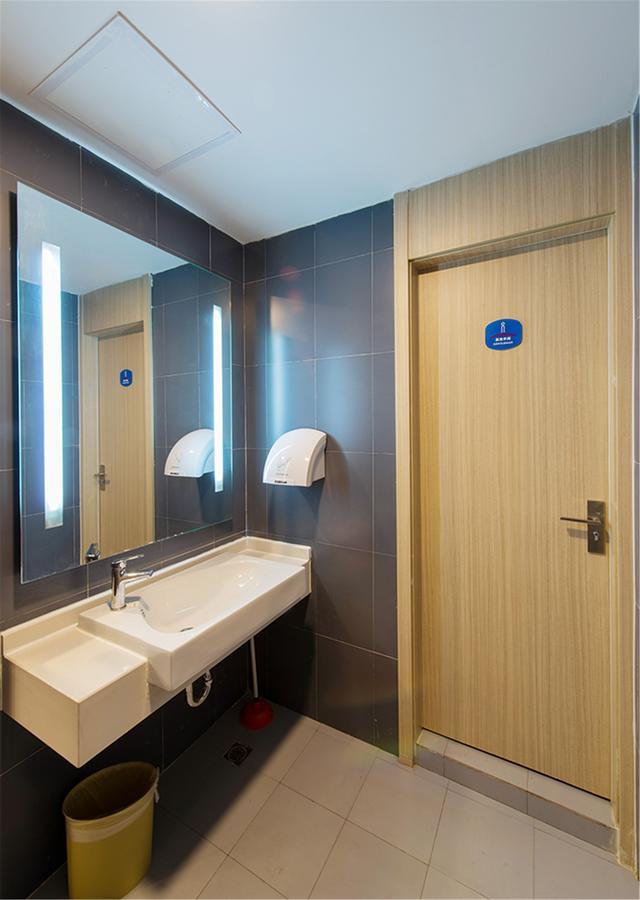 Hanting Hotel Shanghai Chunsha Jinhui Plaza מראה חיצוני תמונה